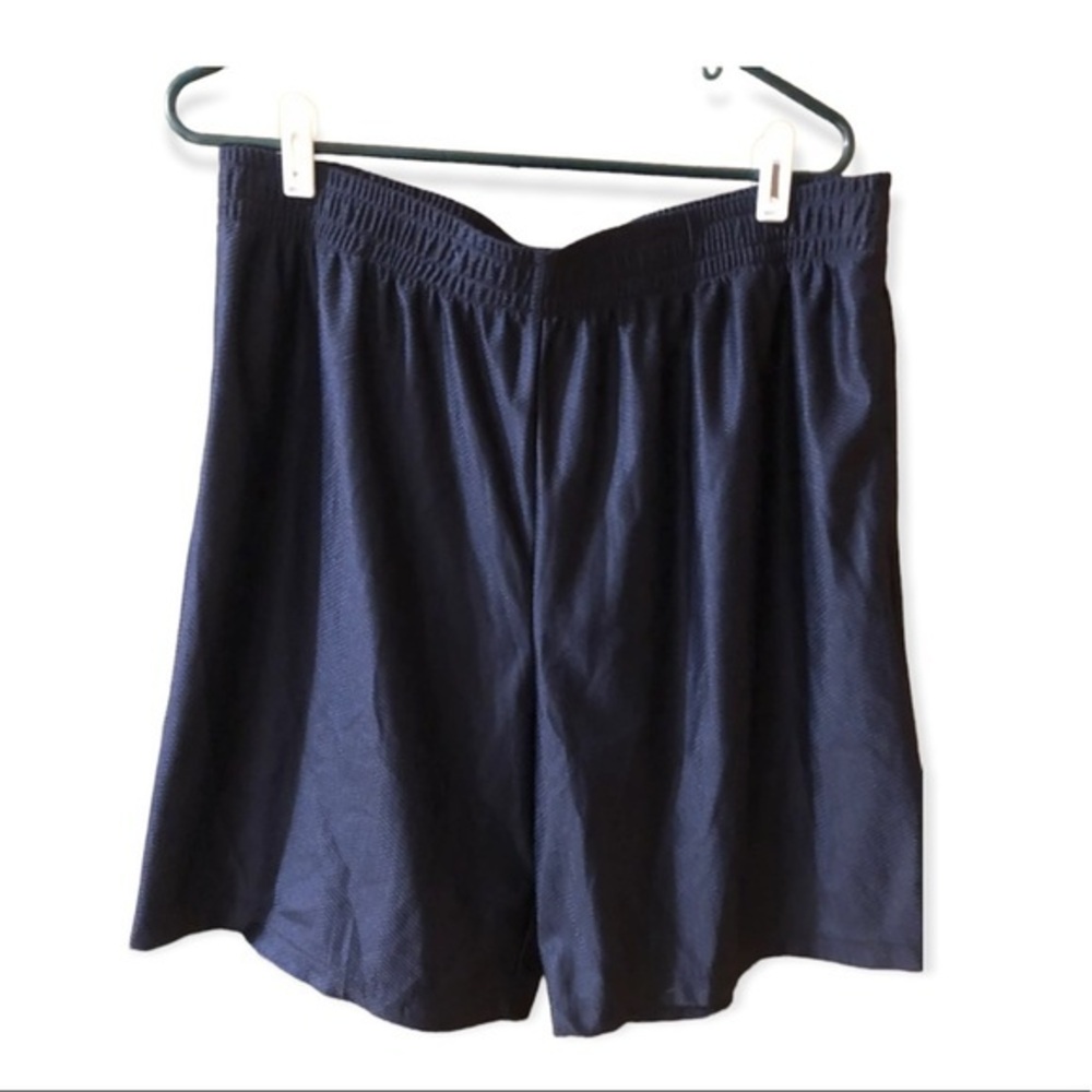 Starter men shorts size L 36-38‎